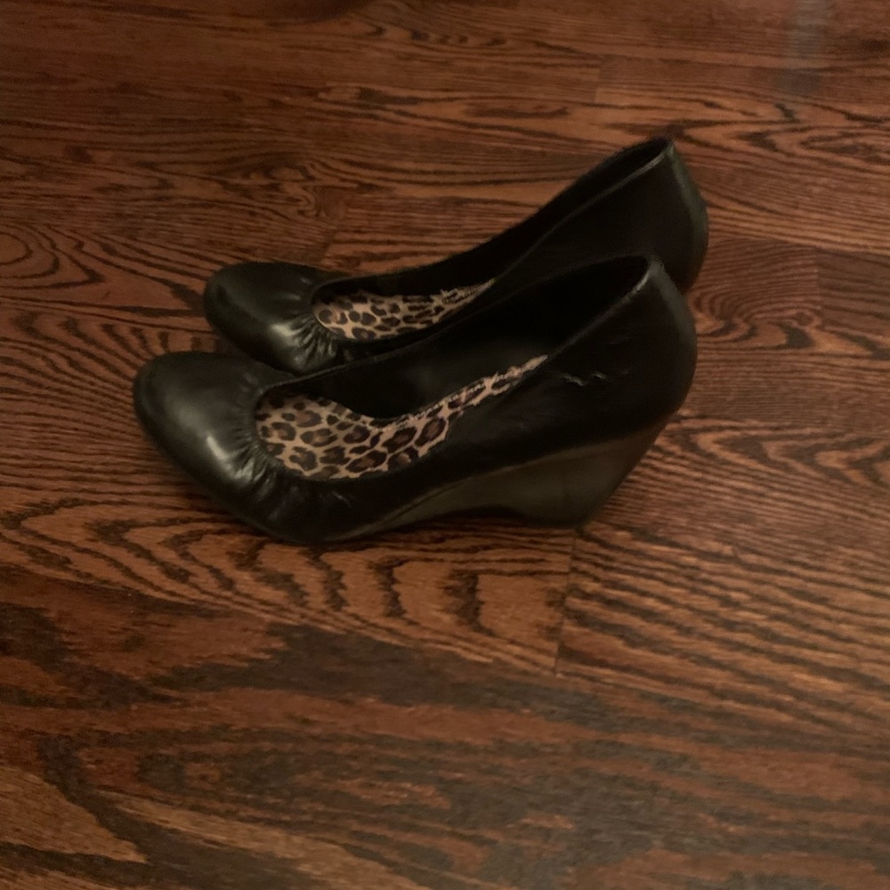 Wedge leather shoe